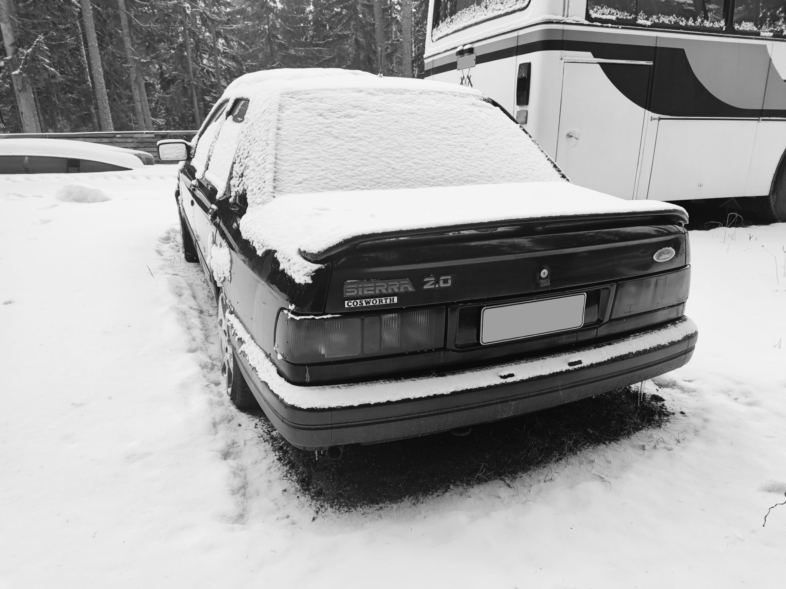 Sierra 1990 4 door sedan in snow